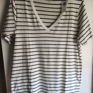 Old Navy White & Black Striped V-neck Short Sleeve Relaxed T-shirt NWT